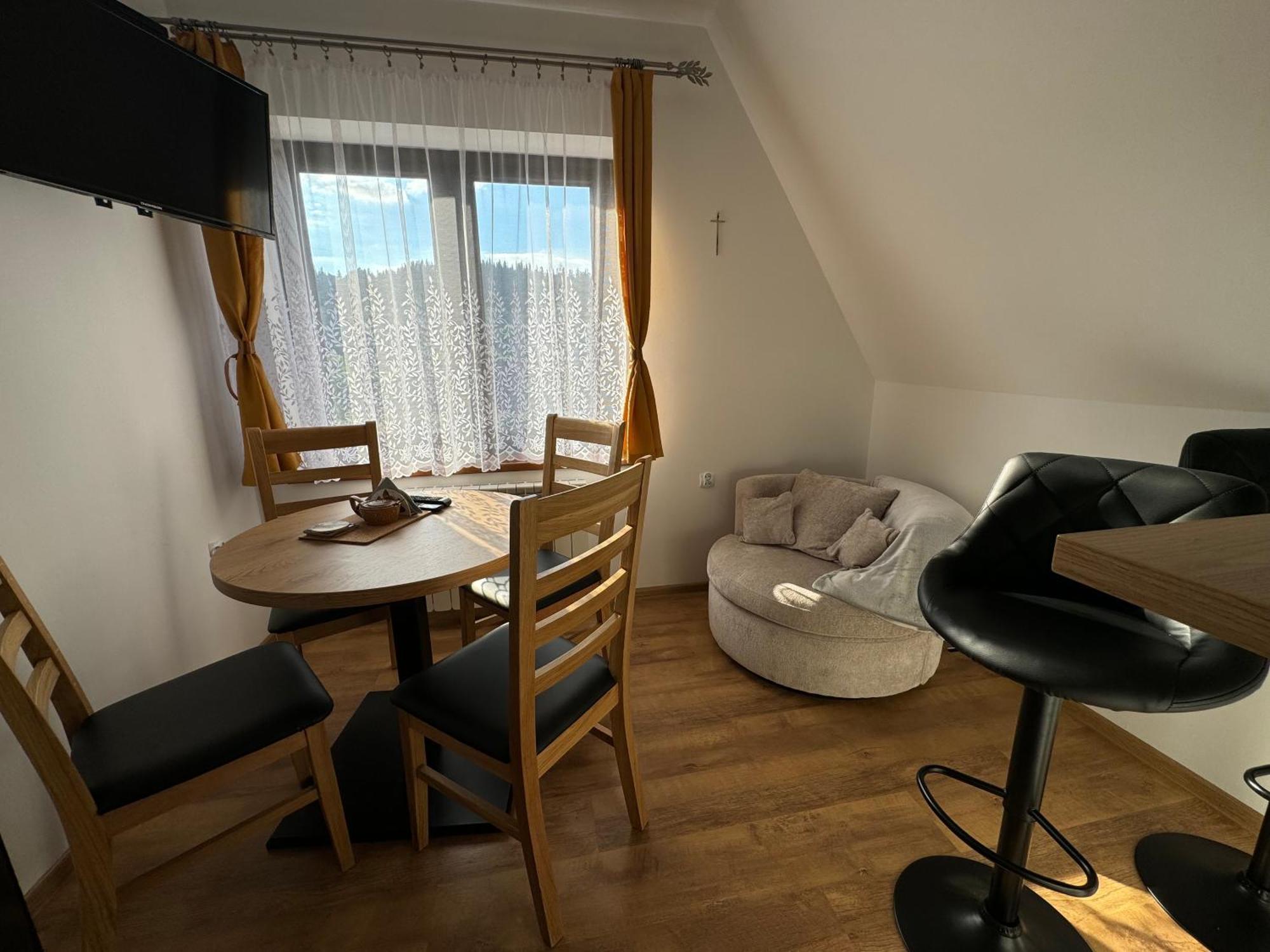 Gut Apartment Poronin Exterior photo